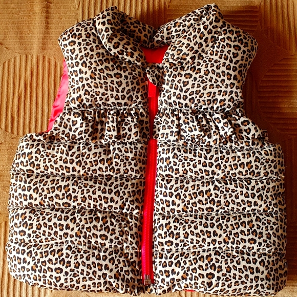 gap sleeveless jacket